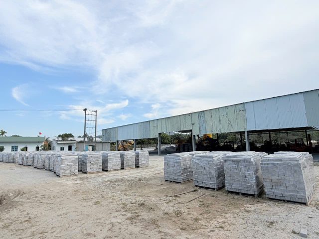 phơi gạch 2 vat lieu xay tuong
